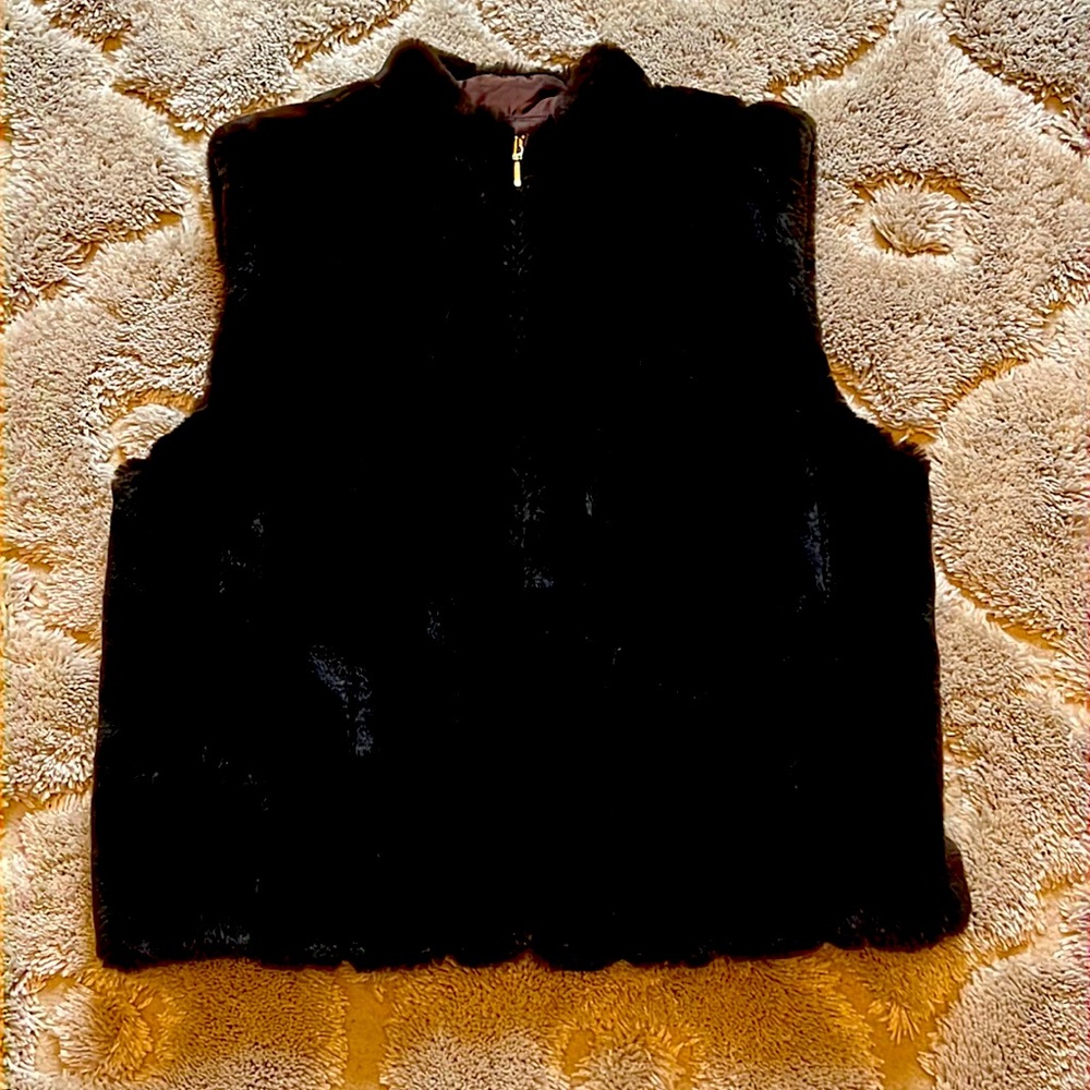 Ann Taylor Loft Faux Fur Vest size M
